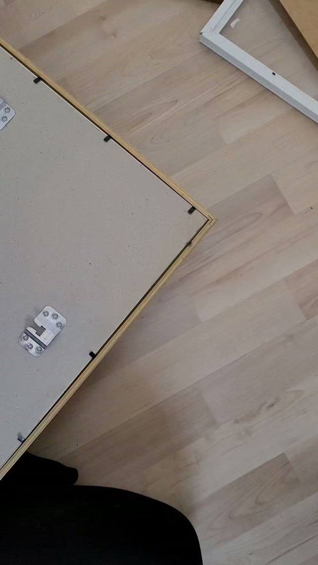 Min FØRSTE STAND! 🙌 

Jeg har gjort noget potentielt meget dumt og booket mig en stand hos Roskilde krea-marked 😅 

Jeg kan IKKE lige male et portræt mens man fumler med mobilepay-en, men jeg KAN sælge gavekort og måske kan jeg også overtale en eller to til at følge med her på profilen 🤞🤞🤞 

Og se hvad jeg har fået lov at låne med! 😍 En original bestilt af @jennie_luna_boss (tak tak tak!)

Find mig på ROSKILDE KREAMARKED 
Søndag 20. September
10-16 i Roskilde kongrescenter